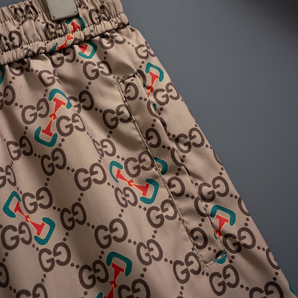 ブランドハーフパンツ側面デザイン